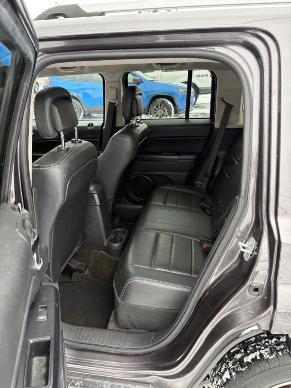 2016 Jeep Patriot Image 11
