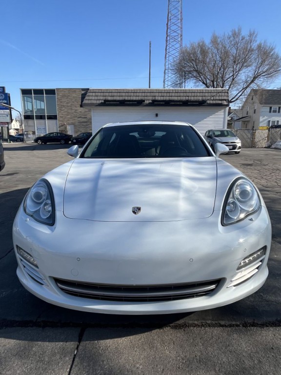 2013 Porsche Panamera Image 1