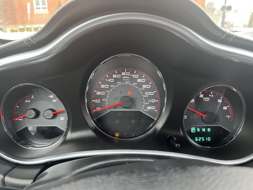 2013 Dodge Avenger Image 9