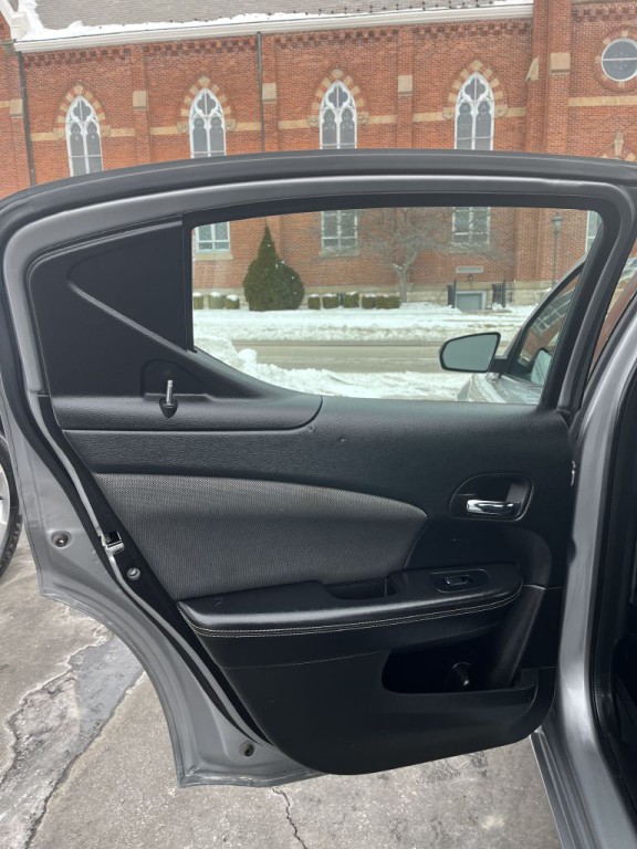 2013 Dodge Avenger Image 10