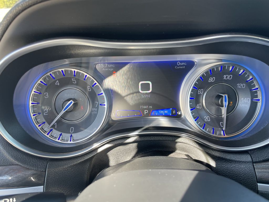 2019 Chrysler 300 Image 7