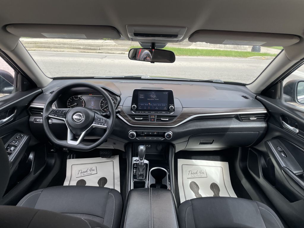 2024 Nissan Altima Image 11