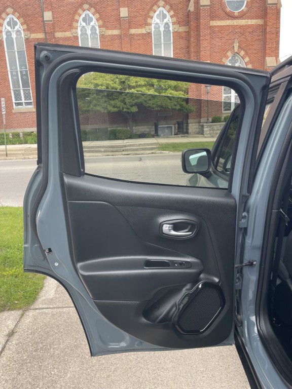 2017 Jeep Renegade Image 9