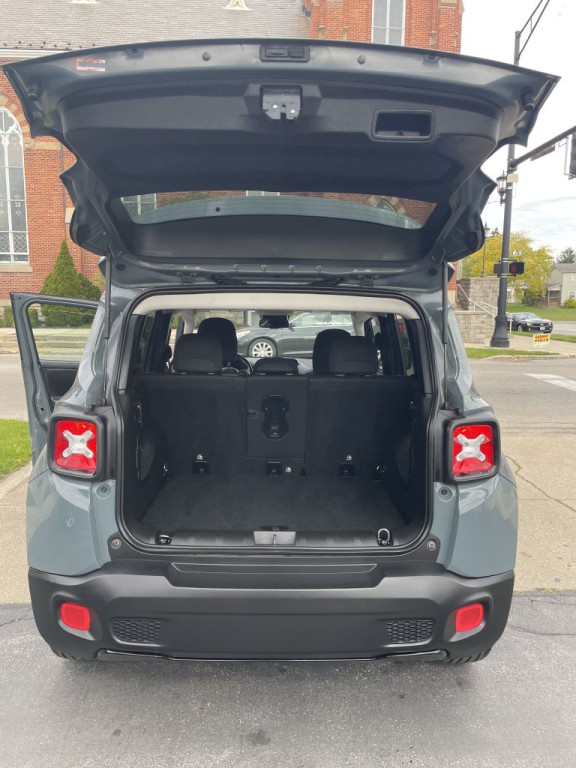 2017 Jeep Renegade Image 12