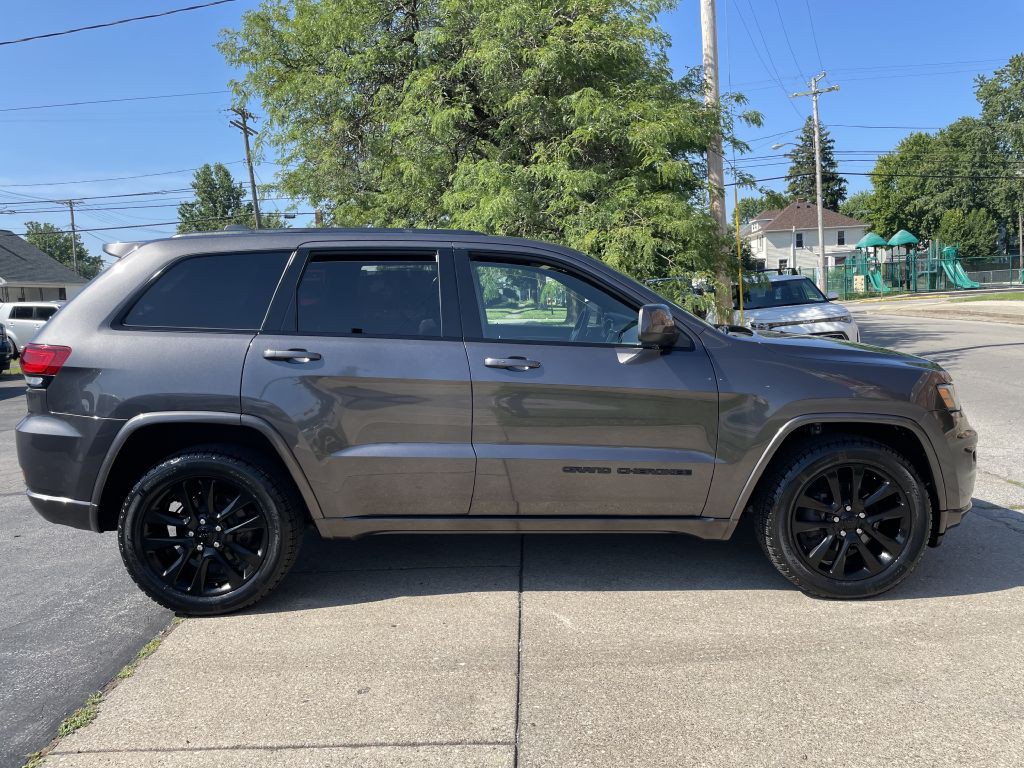 2017 Jeep Grand Cherokee Image 3