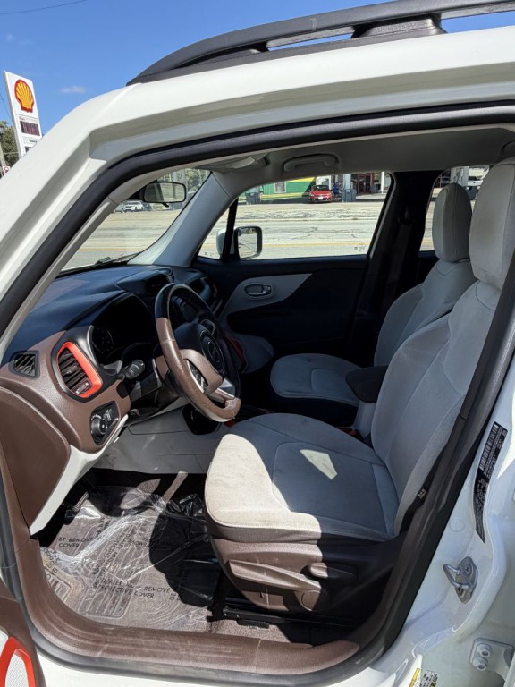 2015 Jeep Renegade Image 6