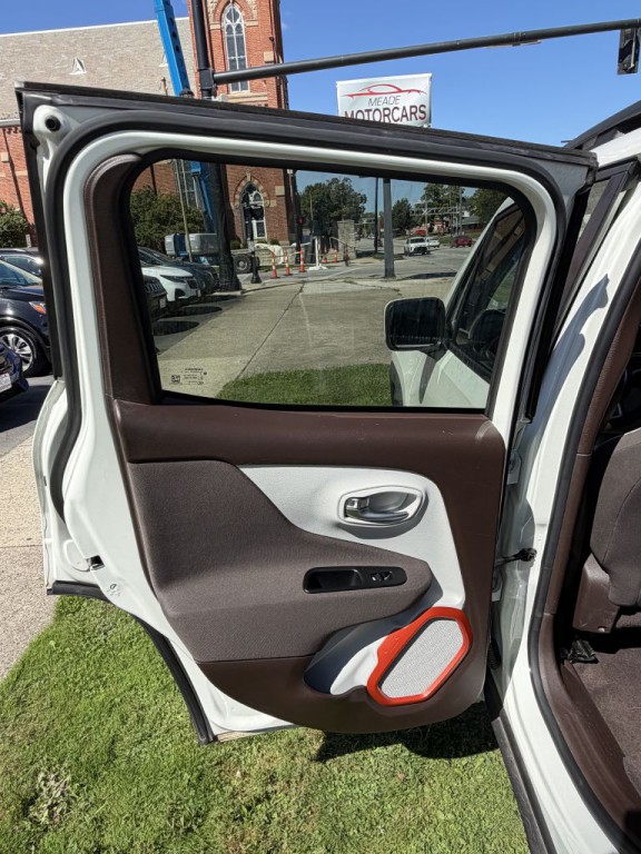 2015 Jeep Renegade Image 8