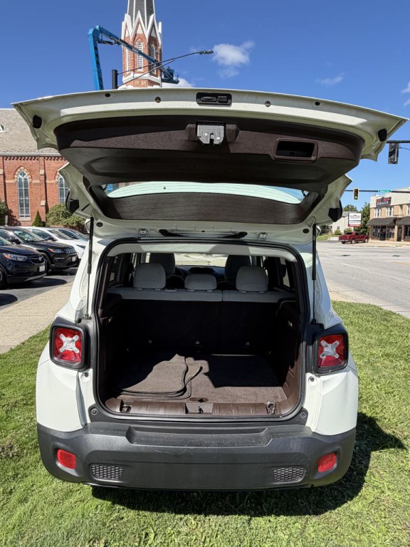 2015 Jeep Renegade Image 11