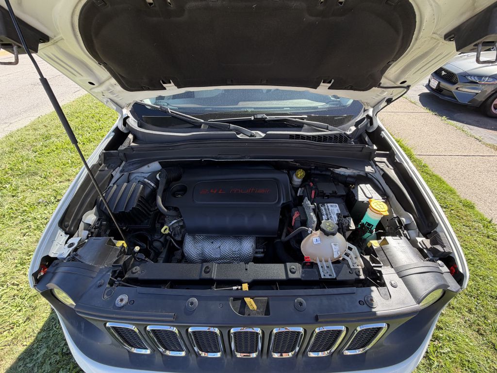 2015 Jeep Renegade Image 12