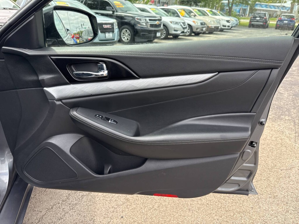 2017 Nissan Maxima Image 12