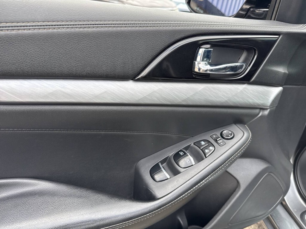 2017 Nissan Maxima Image 14