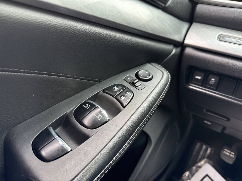 2017 Nissan Maxima Image 15