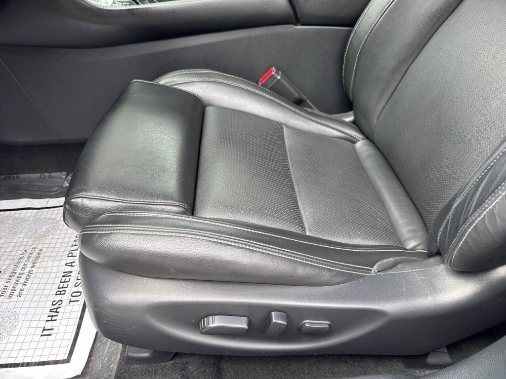 2017 Nissan Maxima Image 28