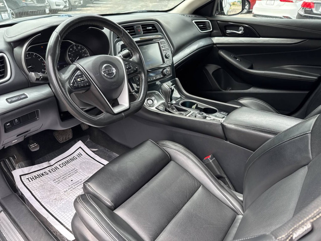 2017 Nissan Maxima Image 30