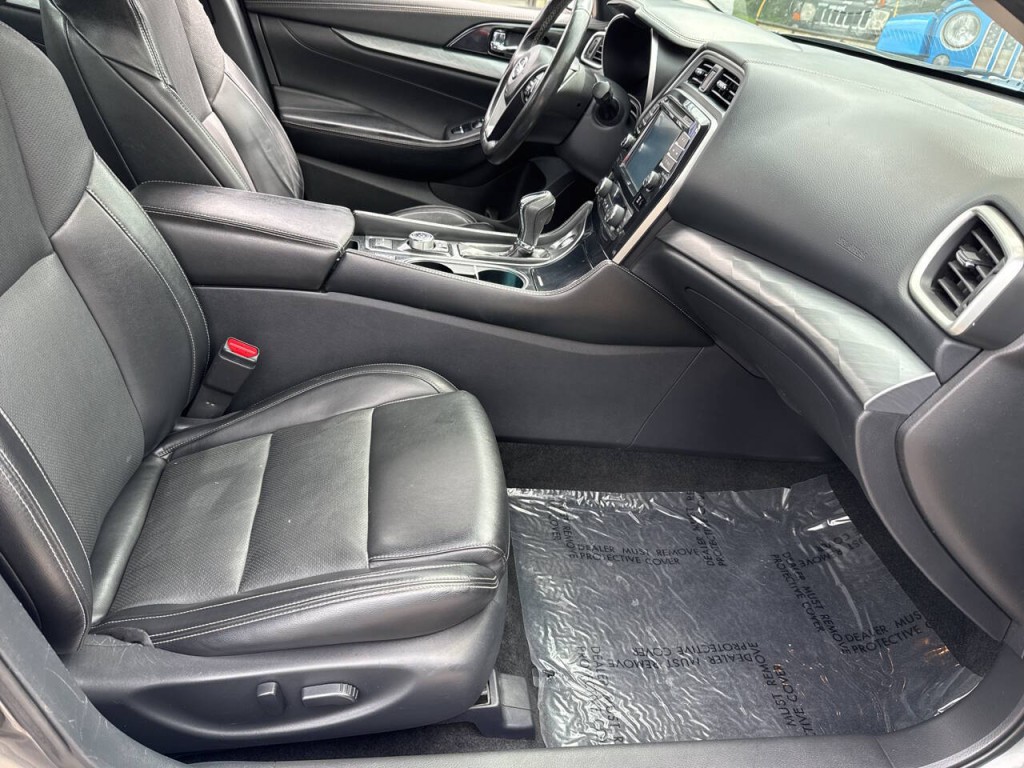 2017 Nissan Maxima Image 33