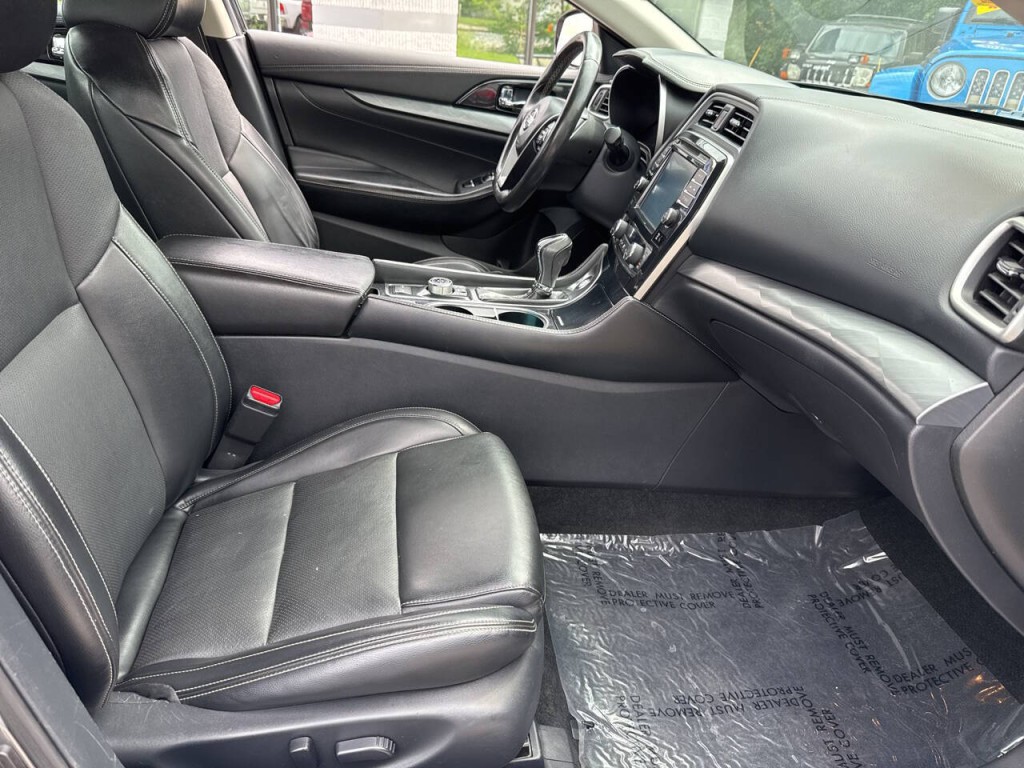 2017 Nissan Maxima Image 35
