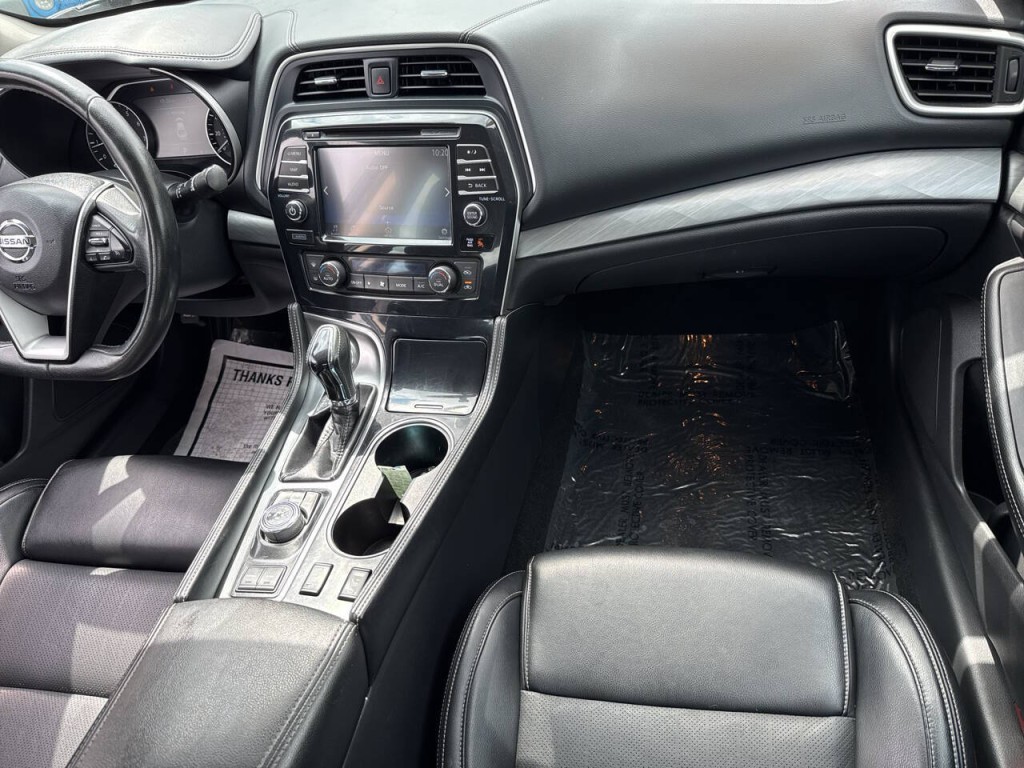 2017 Nissan Maxima Image 36