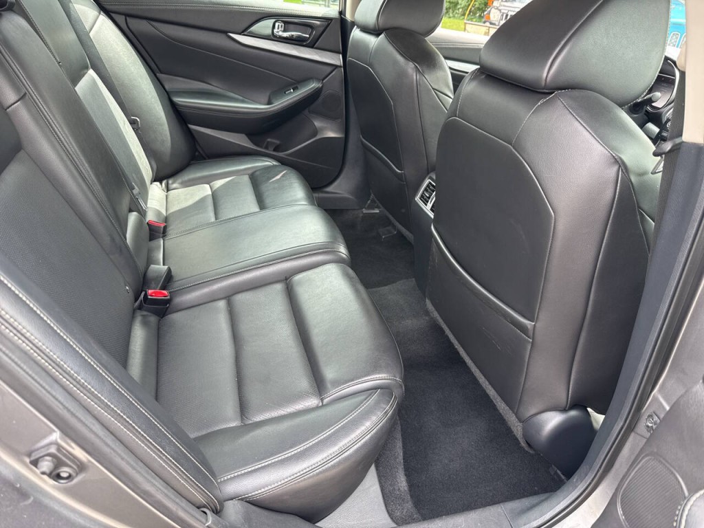2017 Nissan Maxima Image 37