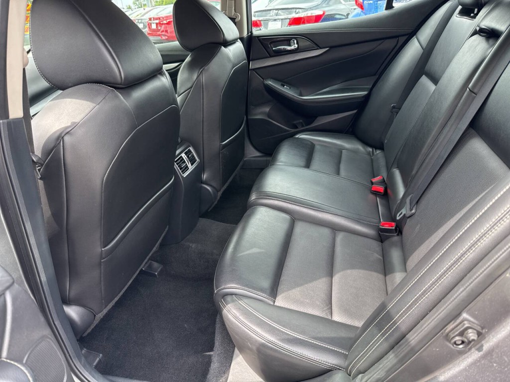 2017 Nissan Maxima Image 42