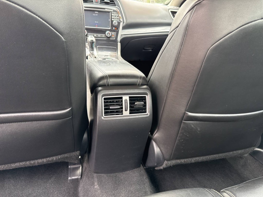 2017 Nissan Maxima Image 43