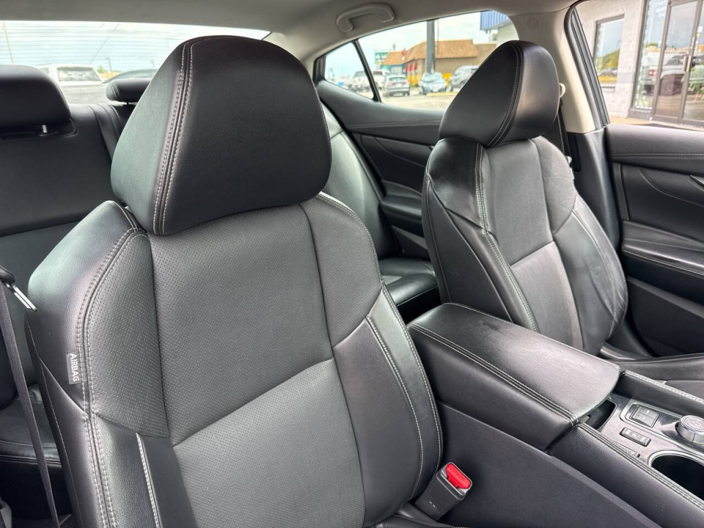 2017 Nissan Maxima Image 45