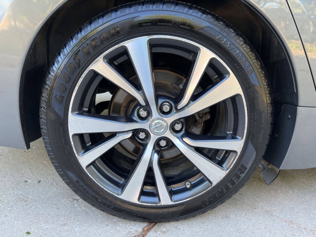 2017 Nissan Maxima Image 46