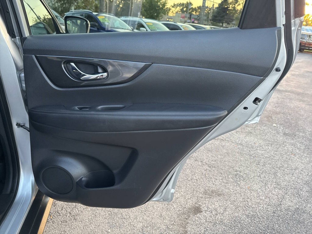 2018 Nissan Rogue Image 11