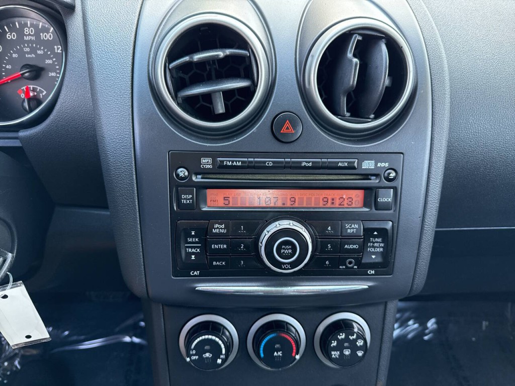 2013 Nissan Rogue Image 24