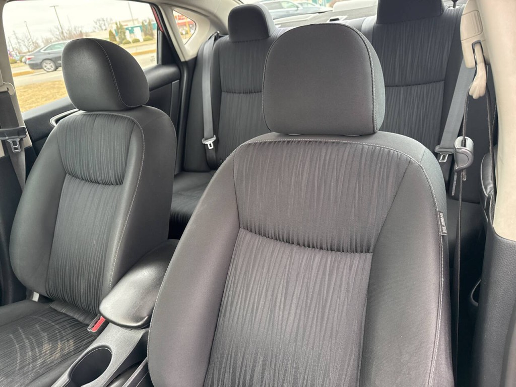 2019 Nissan Sentra Image 40