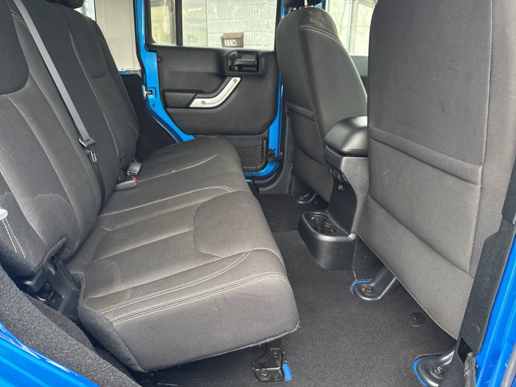 2016 Jeep Wrangler Unlimited Image 35