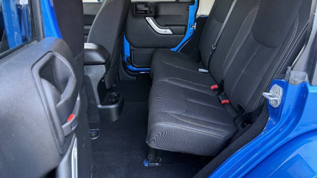 2016 Jeep Wrangler Unlimited Image 19