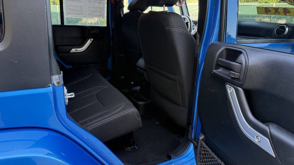 2016 Jeep Wrangler Unlimited Image 21