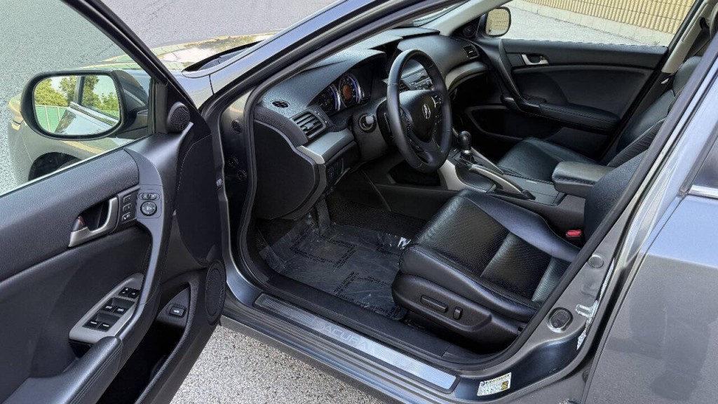 2010 Acura TSX Image 9