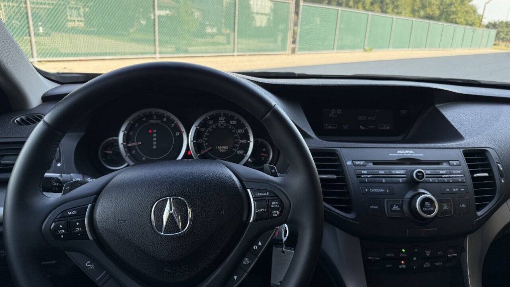 2010 Acura TSX Image 11