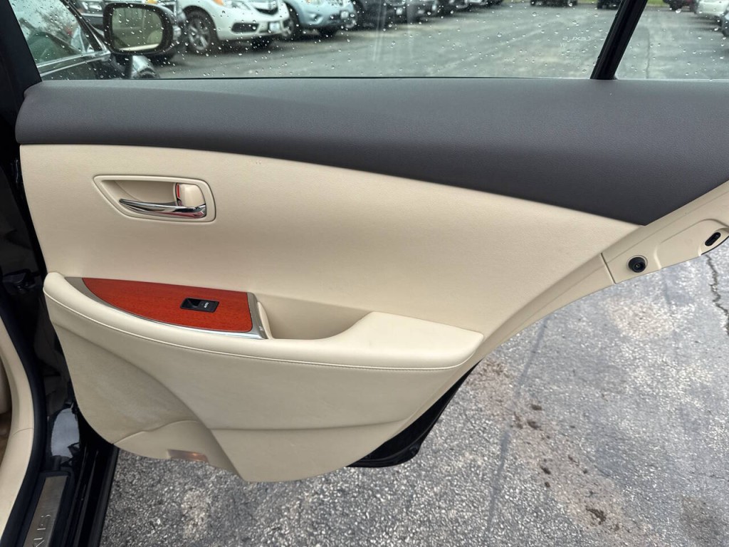 2011 Lexus ES 350 Image 13