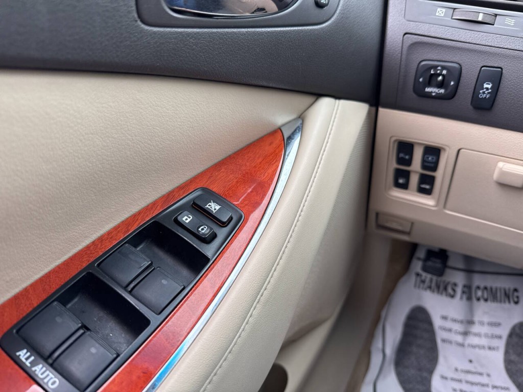 2011 Lexus ES 350 Image 17