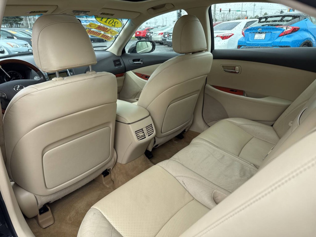 2011 Lexus ES 350 Image 37