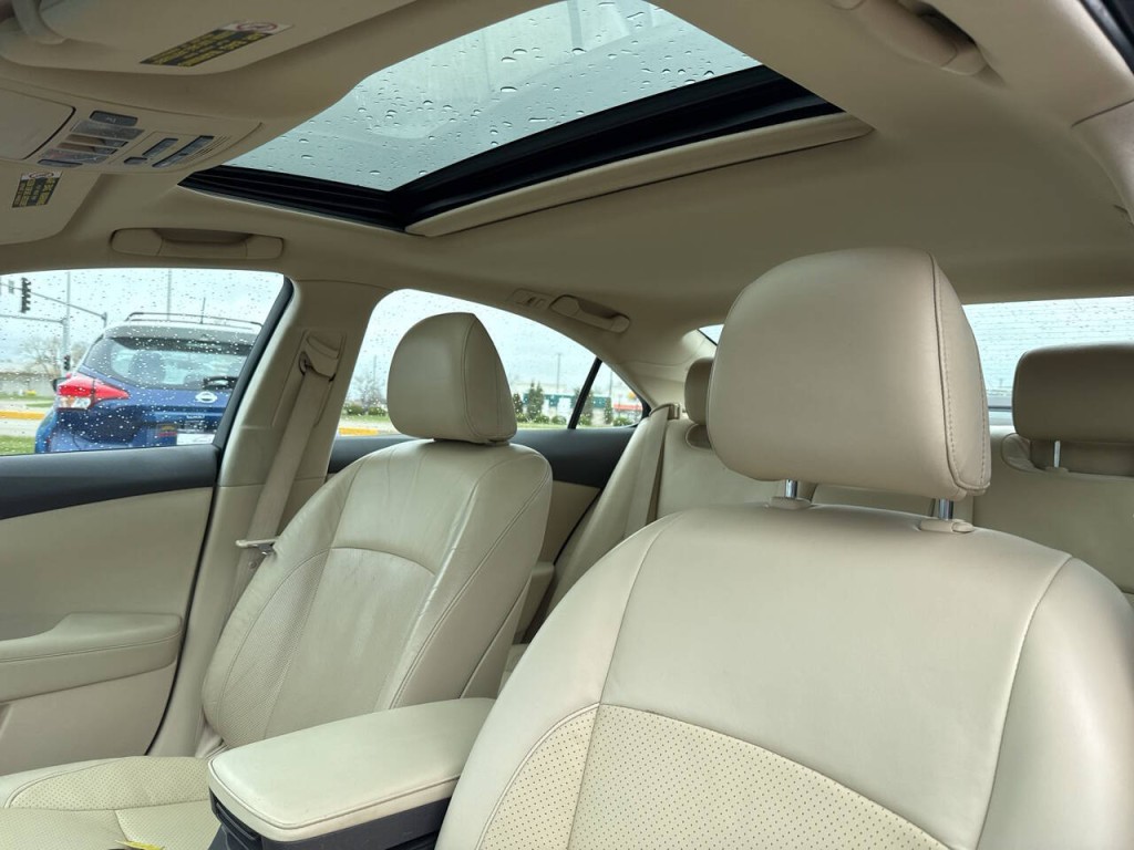 2011 Lexus ES 350 Image 43
