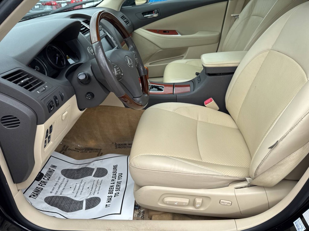 2011 Lexus ES 350 Image 28