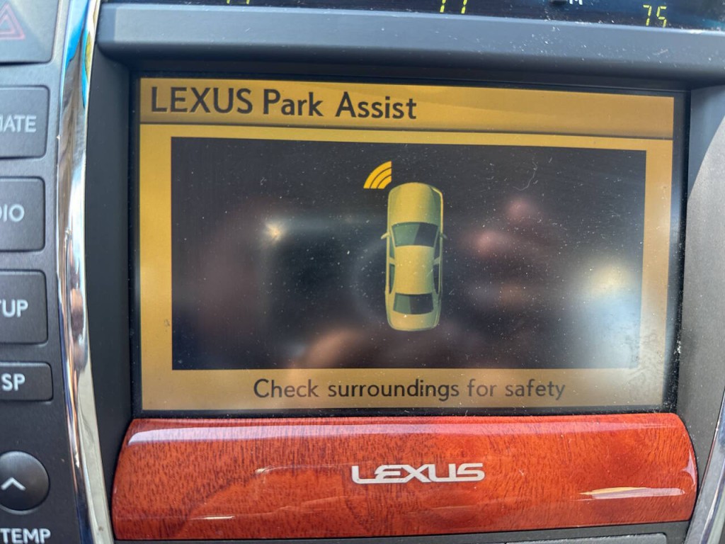 2011 Lexus ES 350 Image 24