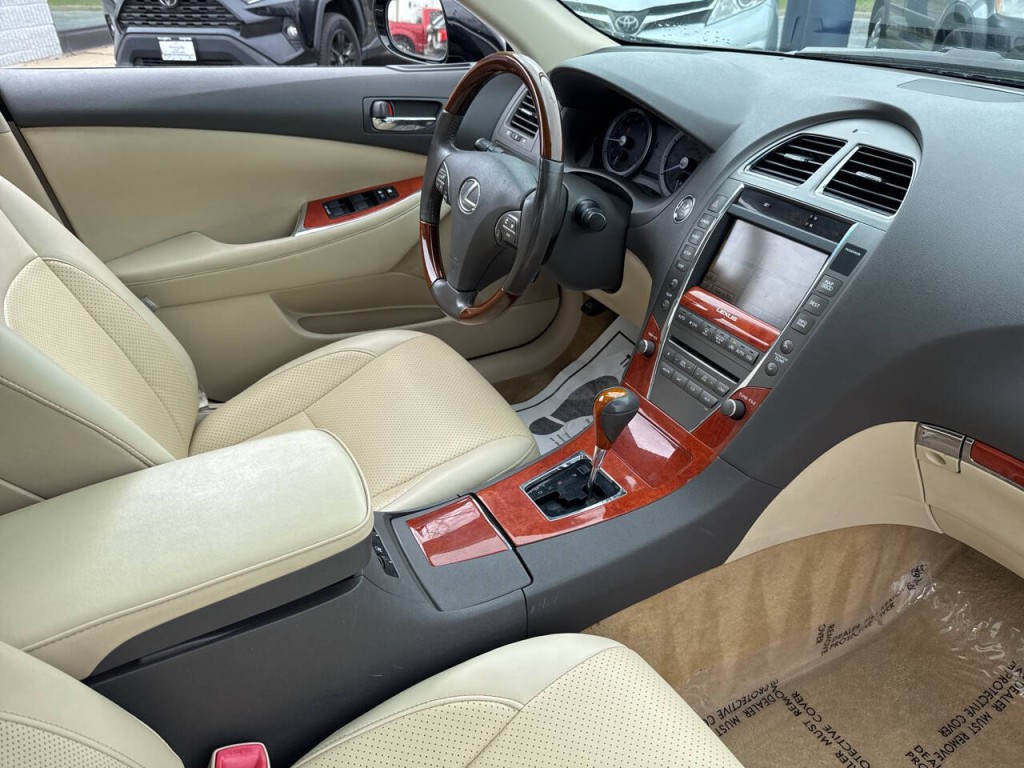2011 Lexus ES 350 Image 33