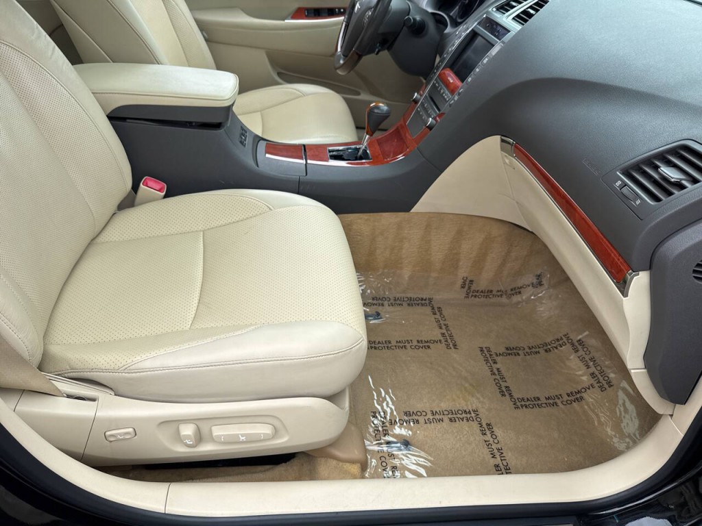 2011 Lexus ES 350 Image 35