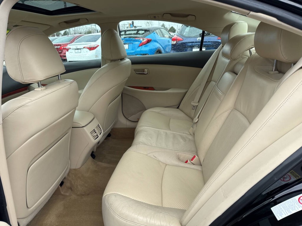 2011 Lexus ES 350 Image 37
