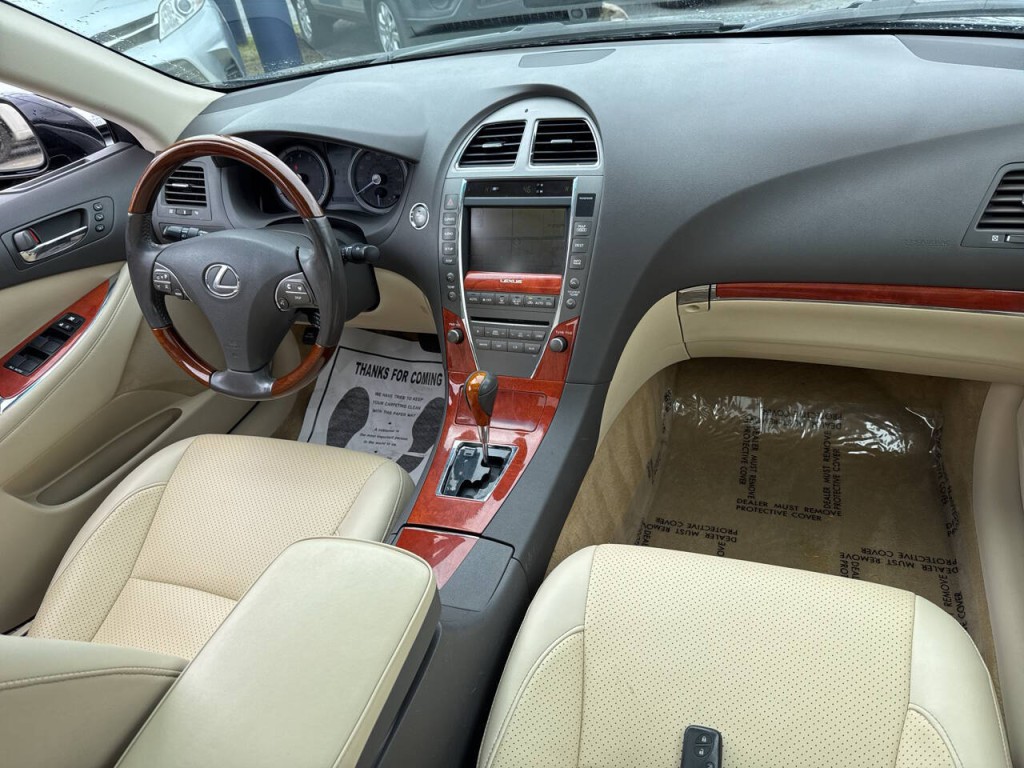 2011 Lexus ES 350 Image 42