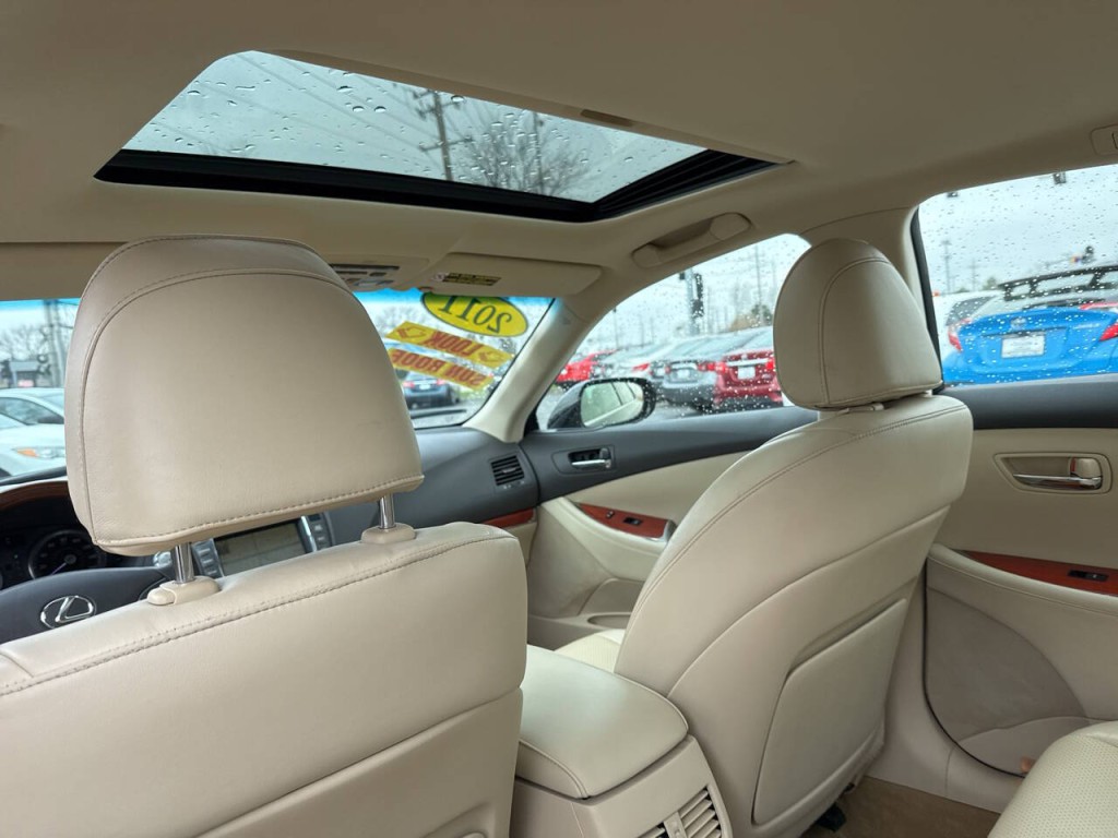 2011 Lexus ES 350 Image 44