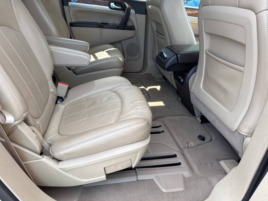 2010 Buick Enclave Image 26