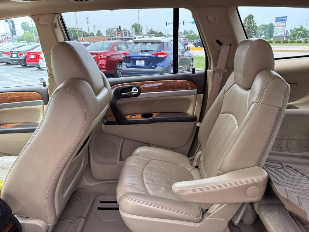 2010 Buick Enclave Image 28