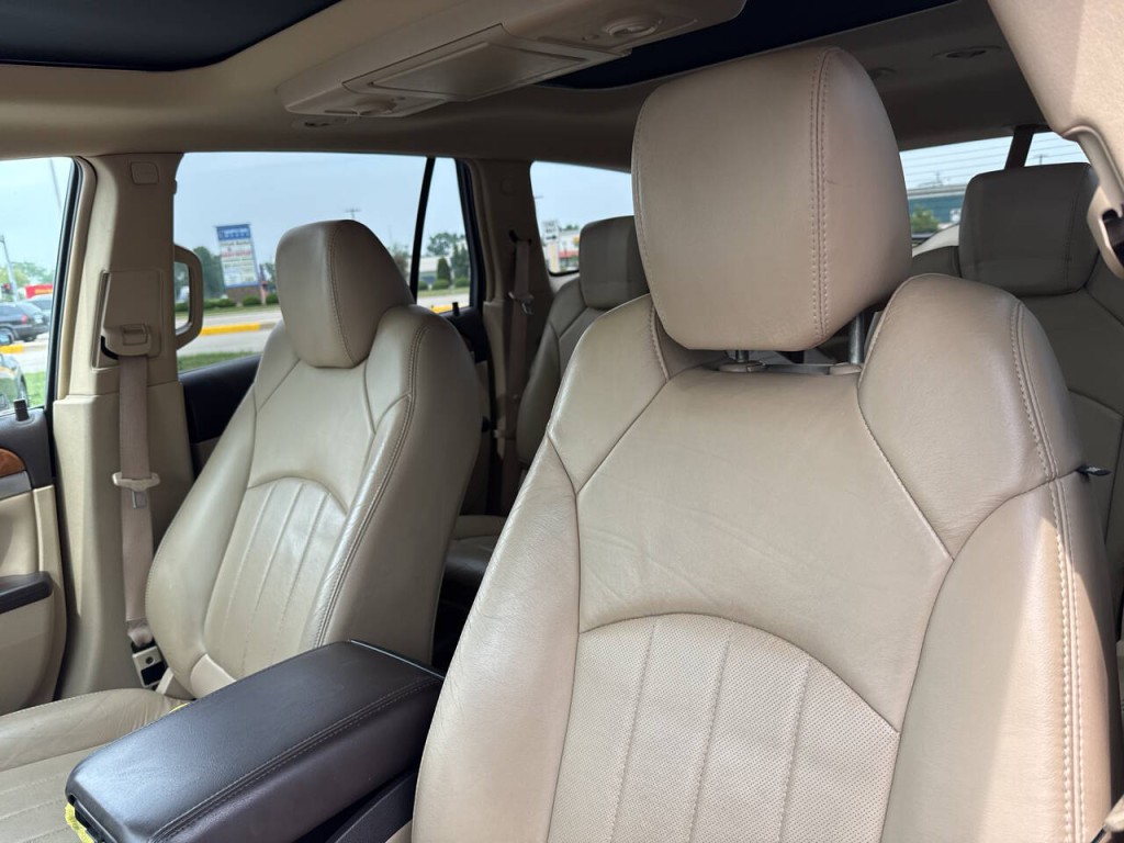 2010 Buick Enclave Image 34
