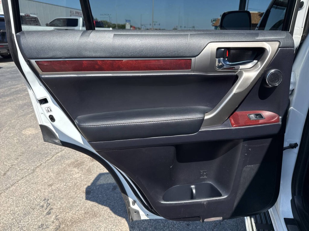 2016 Lexus GX 460 Image 14