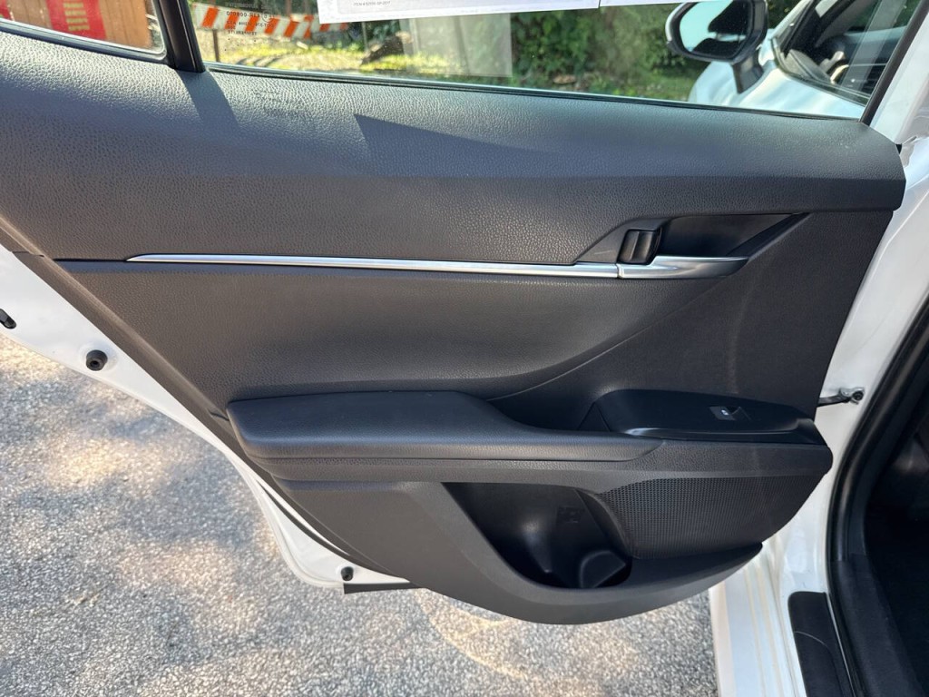 2019 Toyota Camry Image 12